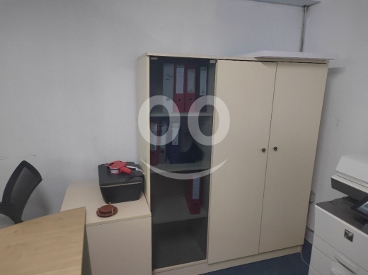 معدات مكتبية كاملة بحالة ممتازة ماركة Ferra | Complete Office Furniture Set Ferra — 3