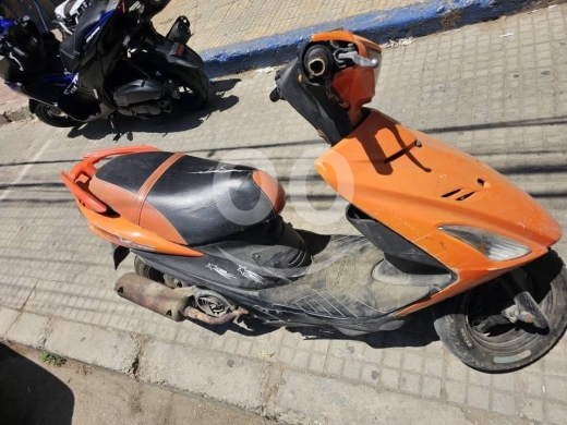 Motorcycles & ATVs dans Tripoli - V150
