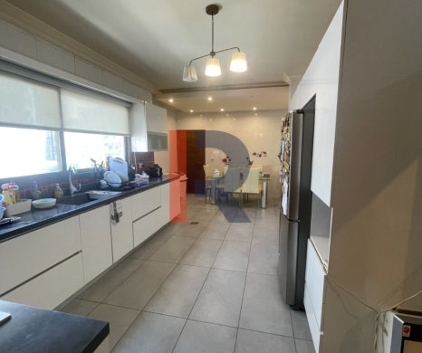 R9-3769 Super Deluxe Apartment for Sale in Mina Road – Tripoli, 400 m² — 3