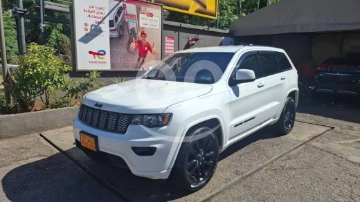 Jeep dans Beyrouth - جيب غراند شيروكي ألتيود ٤&times;٤ موديل ٢٠١٧ للبيع | 2017 Jeep Grand Cherokee Altitude 4X4 Clean Carfax