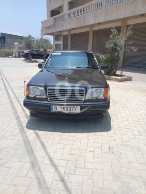 مرسيدس بنز في سن الفيل - Mercedes 300 موديل ١٩٨٨
