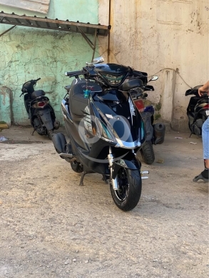 Motorcycles & ATVs dans Tripoli - V180