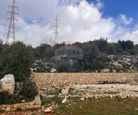 Lands for sale dans Jbeil - R9-3786 Land for Sale in Rass Osta &ndash; Jbeil, 1,400 m&sup2;, Zoning 30/90, Construction Permit أرض للبيع في رأس أوستا جبيل &ndash; 1,400 م&sup2;، تصنيف 30/90، رخصة بناء
