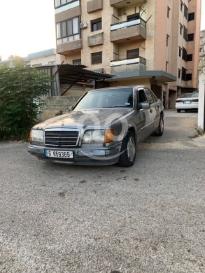 Mercedes-Benz in Tripoli - مرسيدس ٣٠٠ 1991