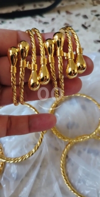 الملابس، الأحذية والزينة في منيه - طقم إكسسوارات خليجي نسائي فاخر 4 قطع | Women Khaleeji Jewelry Set 4 Pcs