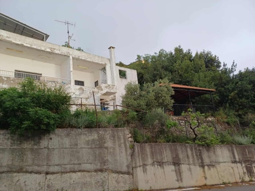 Villas for sale dans Ghedras - House for Sale in Ghadras - Keserwan