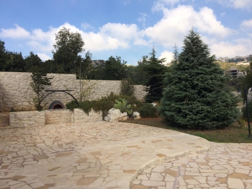 فلل للبيع في عجلتون - Villa for Sale in Ajaltoun