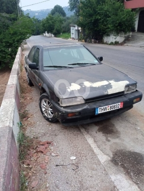 Honda dans Beyrouth - هوندا اكورد ٨٧
