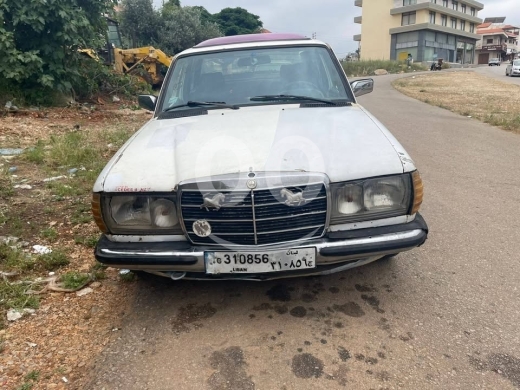 Mercedes-Benz in Tripoli - 230 Model 78