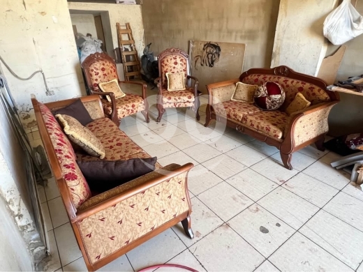 طقم صالون خشب زان بحاله ممتازه