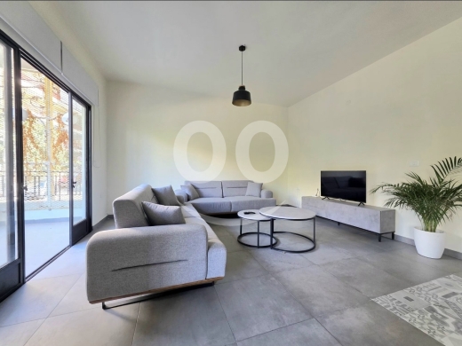 150 m2 شقة مفروشة بالكامل ومجددة في الأشرفية | Fully renovated and furnished apartment in Achrafieh
