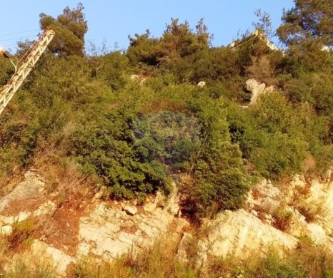 R9-3811 Land for Sale in Chehwan – Mount Lebanon, 2,335 m², Zoning 30/90, Villa Permitأرض للبيع في شحوان – جبل لبنان، 2,335 م²، تصنيف 30/90، رخصة فيلا