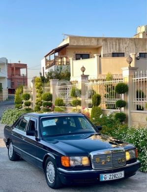 Mercedes benz 300 SE model 1991