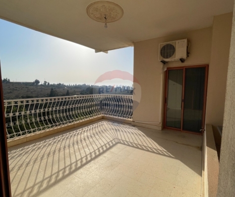 R9-3818 Villa for Sale in Rasmaska – Koura, 1,000 m², Mountain Viewفيلا للبيع في راسمسقا – الكورة، 1,000 م²، إطلالة جبلية