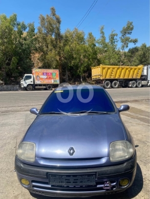 Renault Clio model 2000