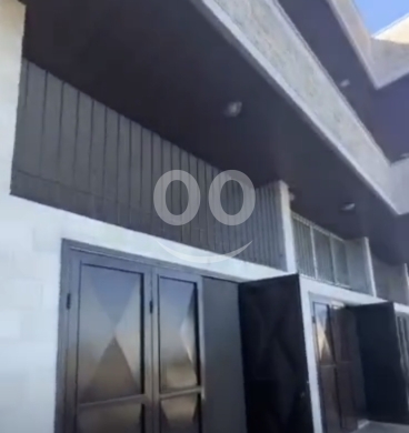 منزل مستقل فاخر مع 5 محلات تجارية للبيع في جبيل طريق مار شربل | Luxury Detached House