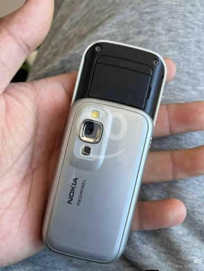 بحالة العلبة Nokia — 4