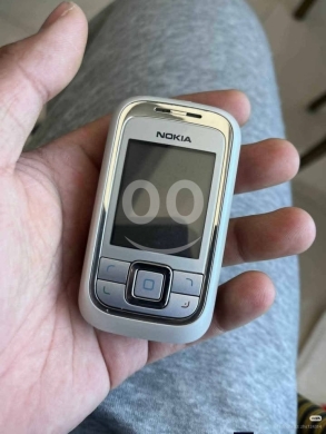 بحالة العلبة Nokia — 3