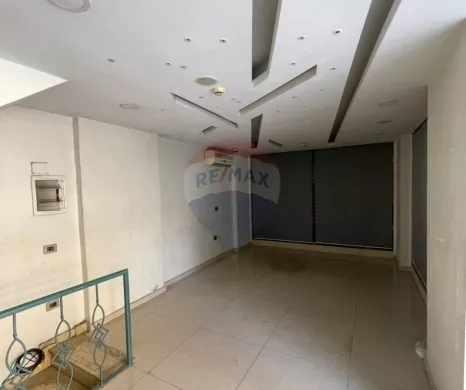 R9-3785 Shop with Warehouse for Sale in Thaqafeh Street – Tripoli, 300 m²محل مع مستودع للبيع في شارع الثقافة طرابلس – 300 م²