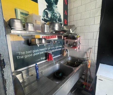 R9-3851 Running Burger Business – Maarad Street, Tripoli, Famous Brand, Equipment, Social Media, Brand Price $17,000مشروع براند برغر قائم – شارع المعرض طرابلس، معدات كاملة، حضور قوي على إنستغرام، سعر العلامة 17,000 دولار