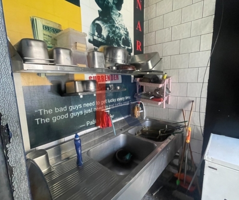 R9-3851 Running Burger Business – Maarad Street, Tripoli, Famous Brand, Equipment, Social Media, Brand Price $17,000