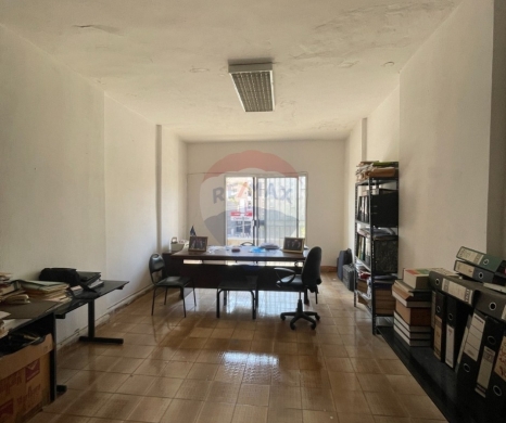 R9-3854 Office for Rent in Boulevard Tripoli – 40 m², Prime Spot, Open Spaceمكتب للإيجار في بوليفارد طرابلس – 40 م²، موقع رئيسي، مساحة مفتوحة
