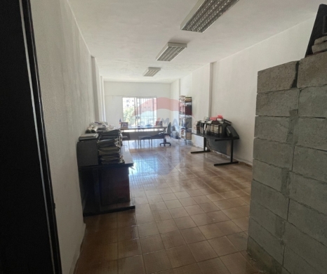 R9-3853 Office for Sale in Boulevard Tripoli – 40 m², Prime Spot, Open Spaceمكتب للبيع في… — 3
