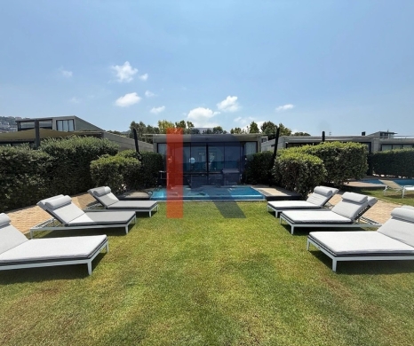R9-3863 Villa for Sale in Anfeh – Beachfront, 147 m², Sea View, Pool & Garden — 4