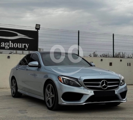 Mercedes C300 model 2015 — 2