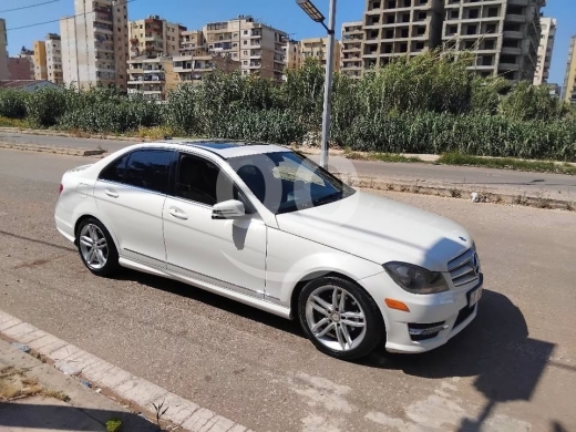 Mercedes C300 model 2012 — 2