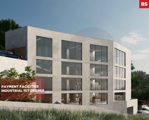 SHOWROOM/Bsalim/بصاليم/Strategic location/ REF#BS136499 !