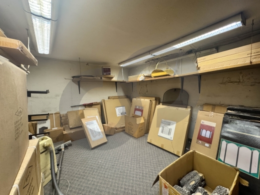 Showroom for sale in Hazmieh on the main road/الحازمية -REF#JS133225 ! — 7