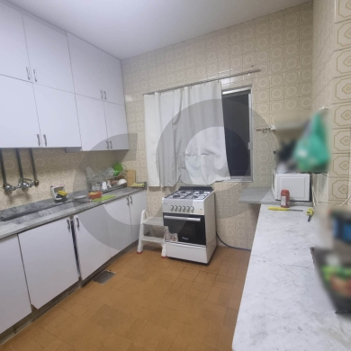Great deal, prime location, beirut, hamra/الحمرا REF#IZ130749 — 3