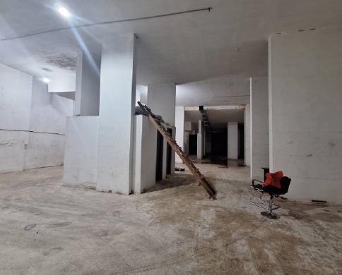 warehouse, Prime Location, 6m height, New Jdeideh/الجديدة REF#BS126405 — 3