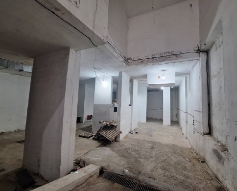 warehouse, Prime Location, 6m height, New Jdeideh/الجديدة REF#BS126405 — 6