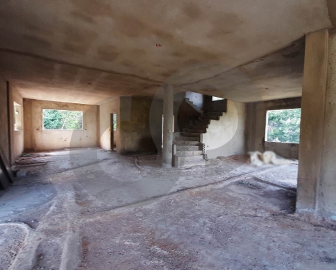 3 story villa in hsoun jbeil , on 1000 sqm land , needs finishing REF#RS110984