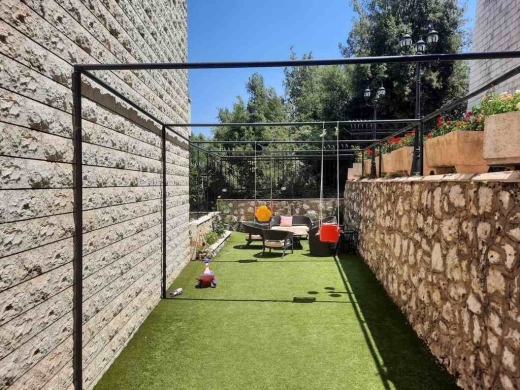 This villa in Feitroun — 10