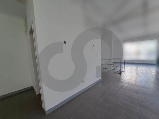 Amazing location for your business, directly on the highway/#KT139349 — 5