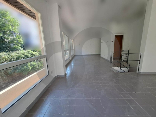 Amazing location for your business, directly on the highway/#KT139349 — 3