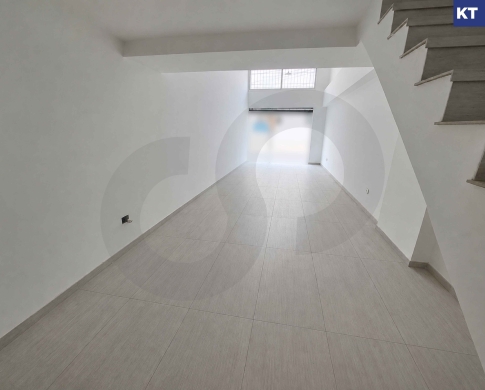 SHOP/directly on the highway of Mazraat Yachouh,METN/ مزرعة يشوع/REF#KT139268 !