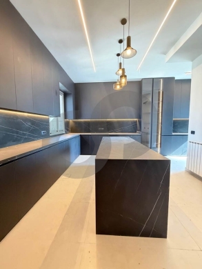 LUXURY/HIGH FLOOR/ PRIME LOCATION/ACHRAFIEH-BEIRUT/أشرفية/ REF#RE139203 — 4