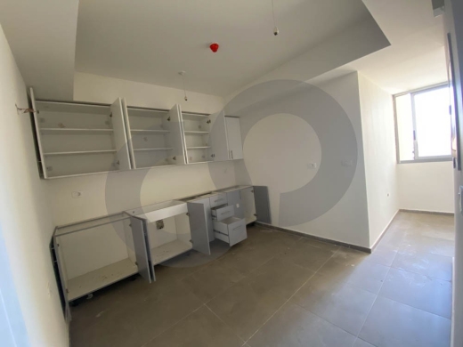 NEW BUILDING, PRIME LOCATION, TARIQ EL JDIDEH, طريق الجديدة,REF#YO138619 — 3