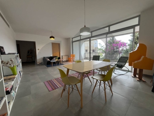 Brand New, Calm street in a super safe neighborhood, Achrafieh-Jeitewe/الأشرفية REF#HJ1… — 4