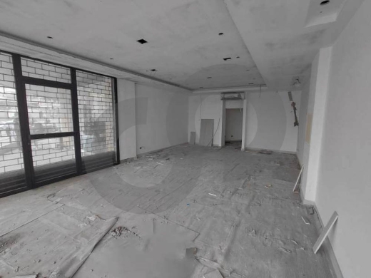 GOOD RENTAL PRICE,COMMERCIAL HOT SPOT, Mansourieh highway-Metn/المنصوريه REF#EE136803 — 2