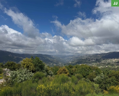LAND/ Aintoura El Metn/ easy access and a strategic location/ عينطورة المتن/ REF#JJ136648 !