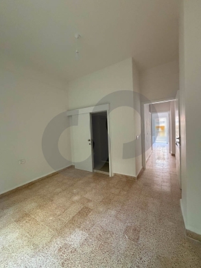 Very well maintained building, GEMMAYZE Beirut/الجميزة REF#AM13628 — 4