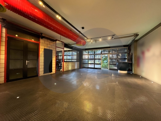 luxurious, Prime location, pool access, ,Achrafieh/اشرفيه REF#HJ135453 — 2