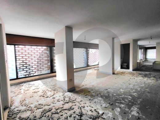 prime location, 5 parking, 6 Glass Facades, Jdaide/جديده REF#EH134555 — 2