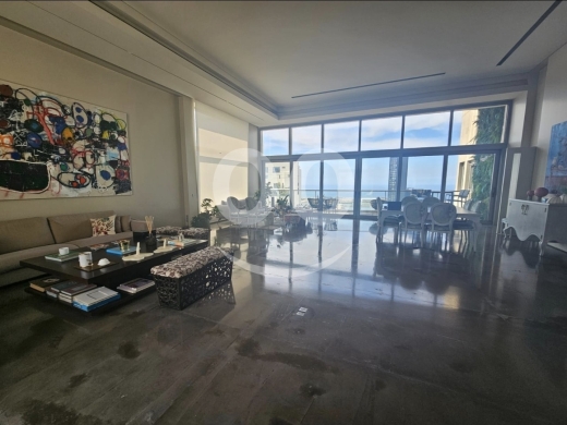 شقة فاخرة للبيع في الصيفي بمساحة 365 متر مربع مع إطلالة بحرية | High End Luxury Apartment for Sale