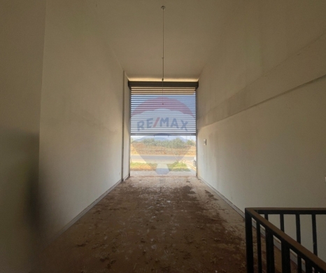 R9-3869 Two Shops for Sale in Abou Samra – Near Jinan University, 60 m²محلّان للبيع في أبو سمرا – قرب جامعة الجنان، 60 م²